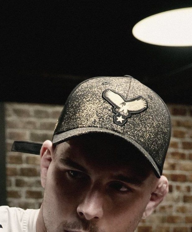 Théo Ulrich face au sac de frappe